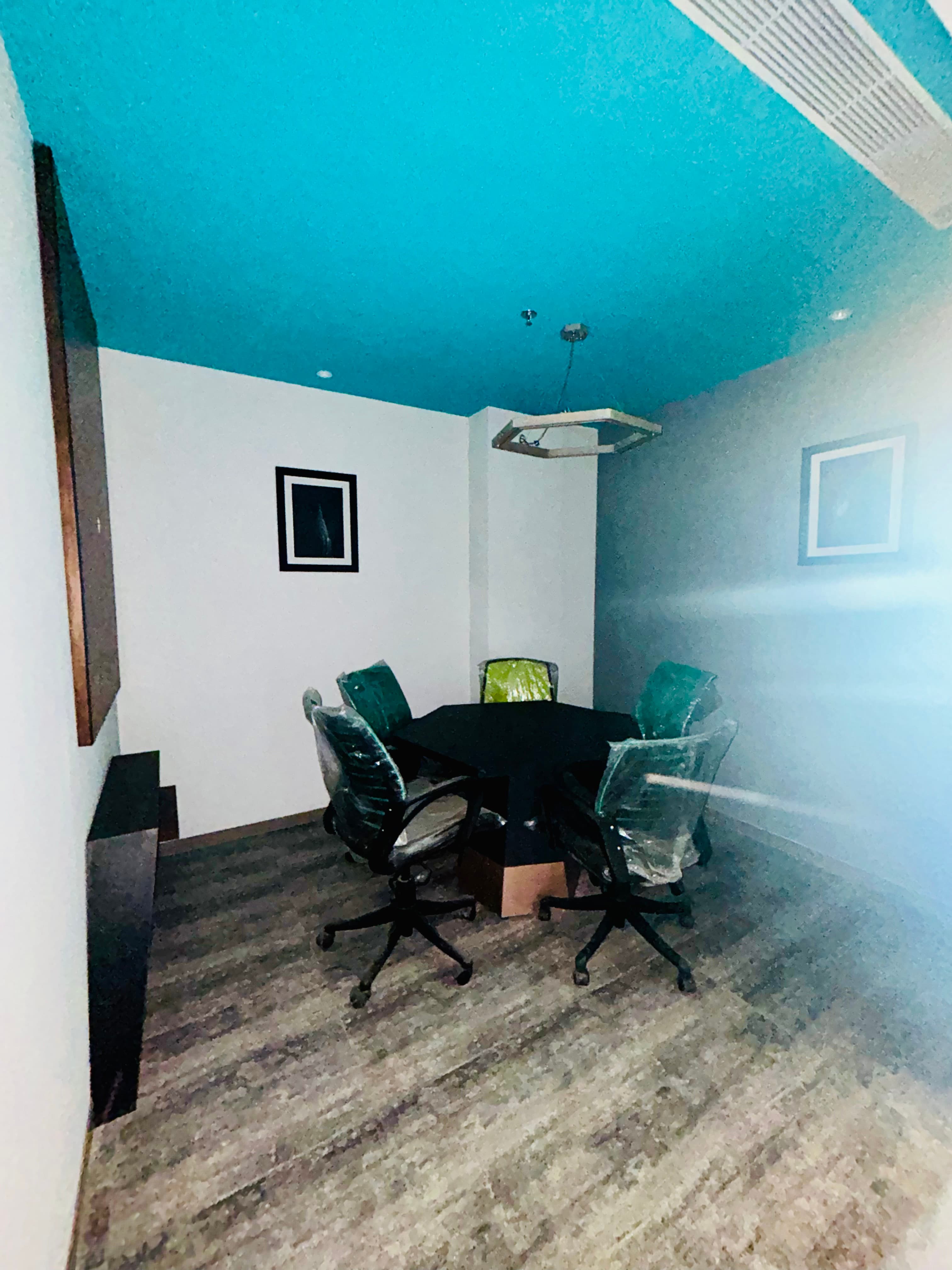 903 Sq Ft Fully Furnished Office for sale. — photo 3