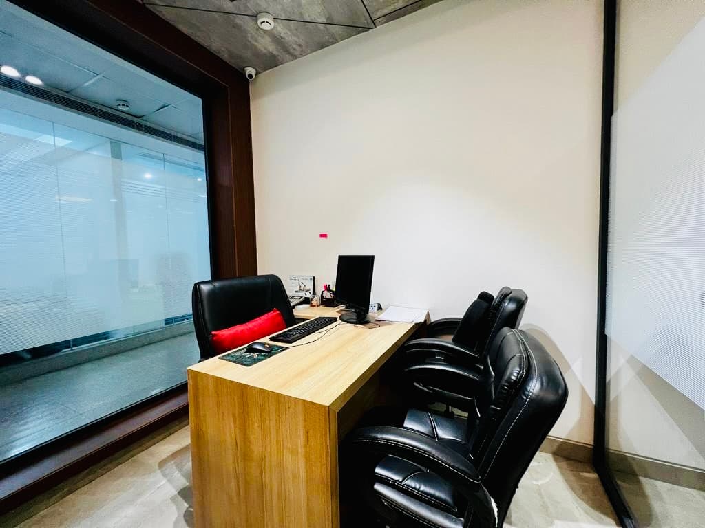 759 Sq. Ft. Fully Furnished Office for sale — photo 2