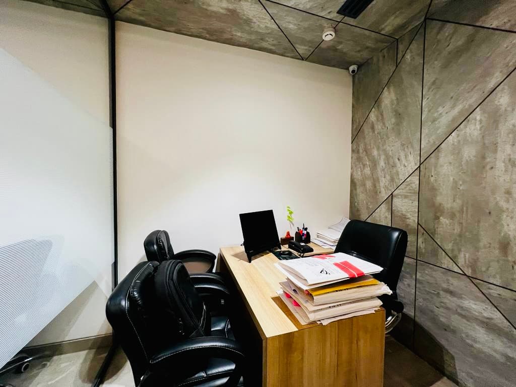759 Sq. Ft. Fully Furnished Office for sale — photo 3