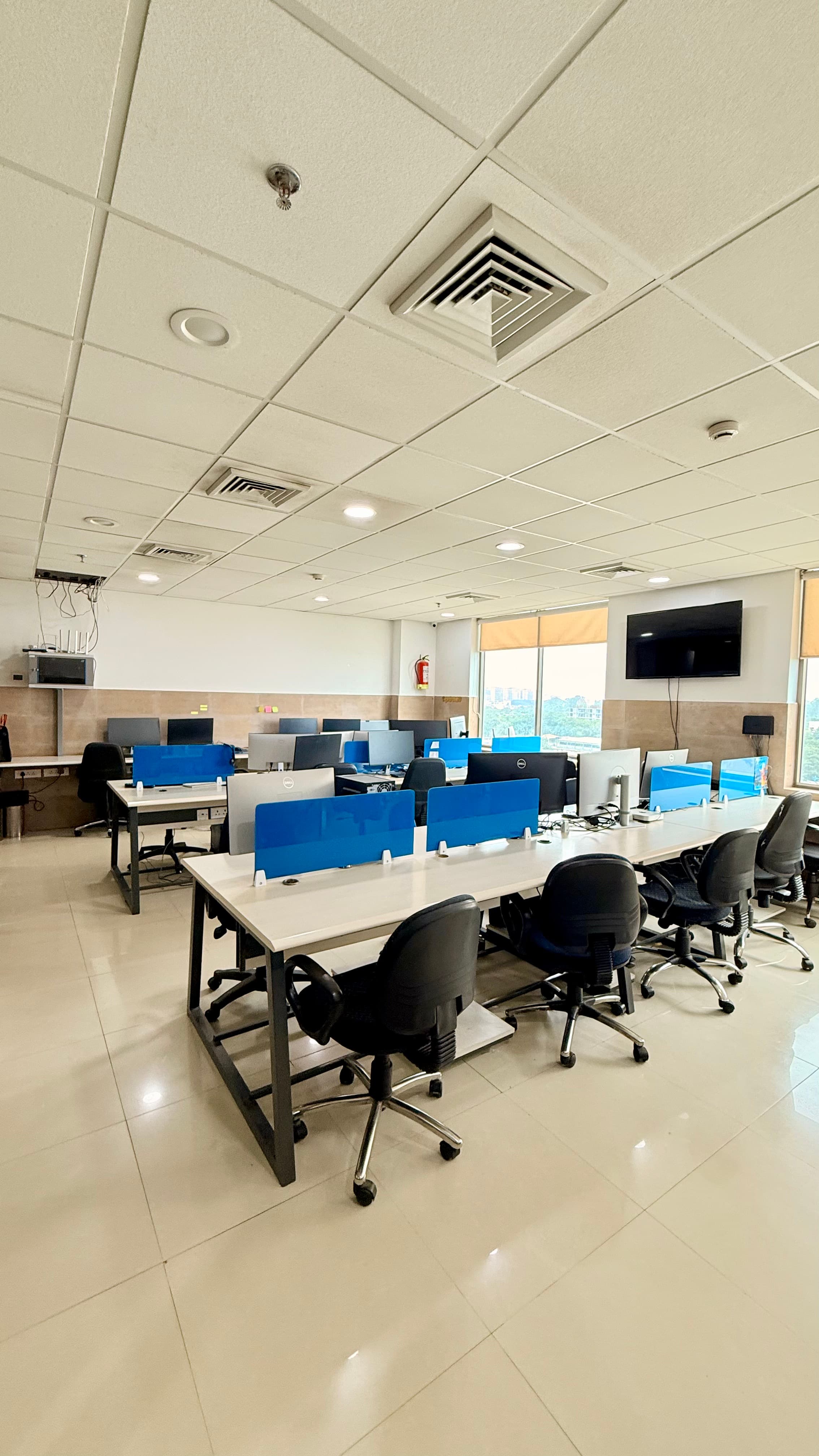 1185 SFT Fully Furnished Office for sale. — photo 2