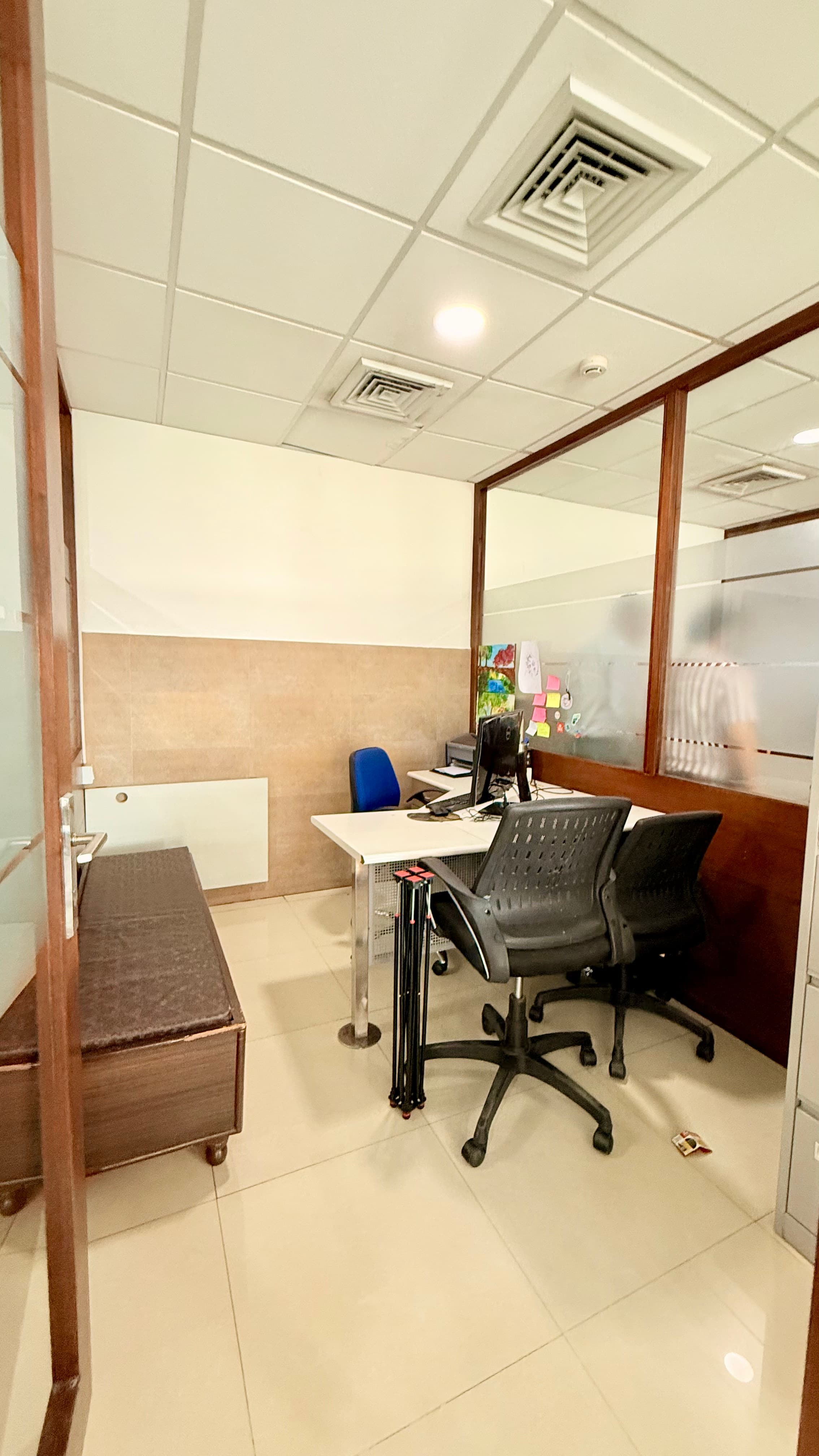 1185 SFT Fully Furnished Office for sale. — photo 3