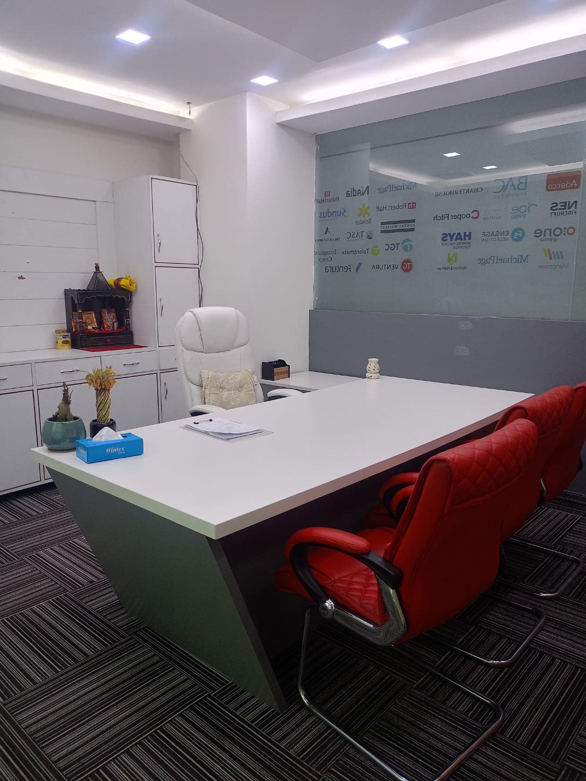 1,575 sq ft Fully Furnished Office · Bestech Business Towers