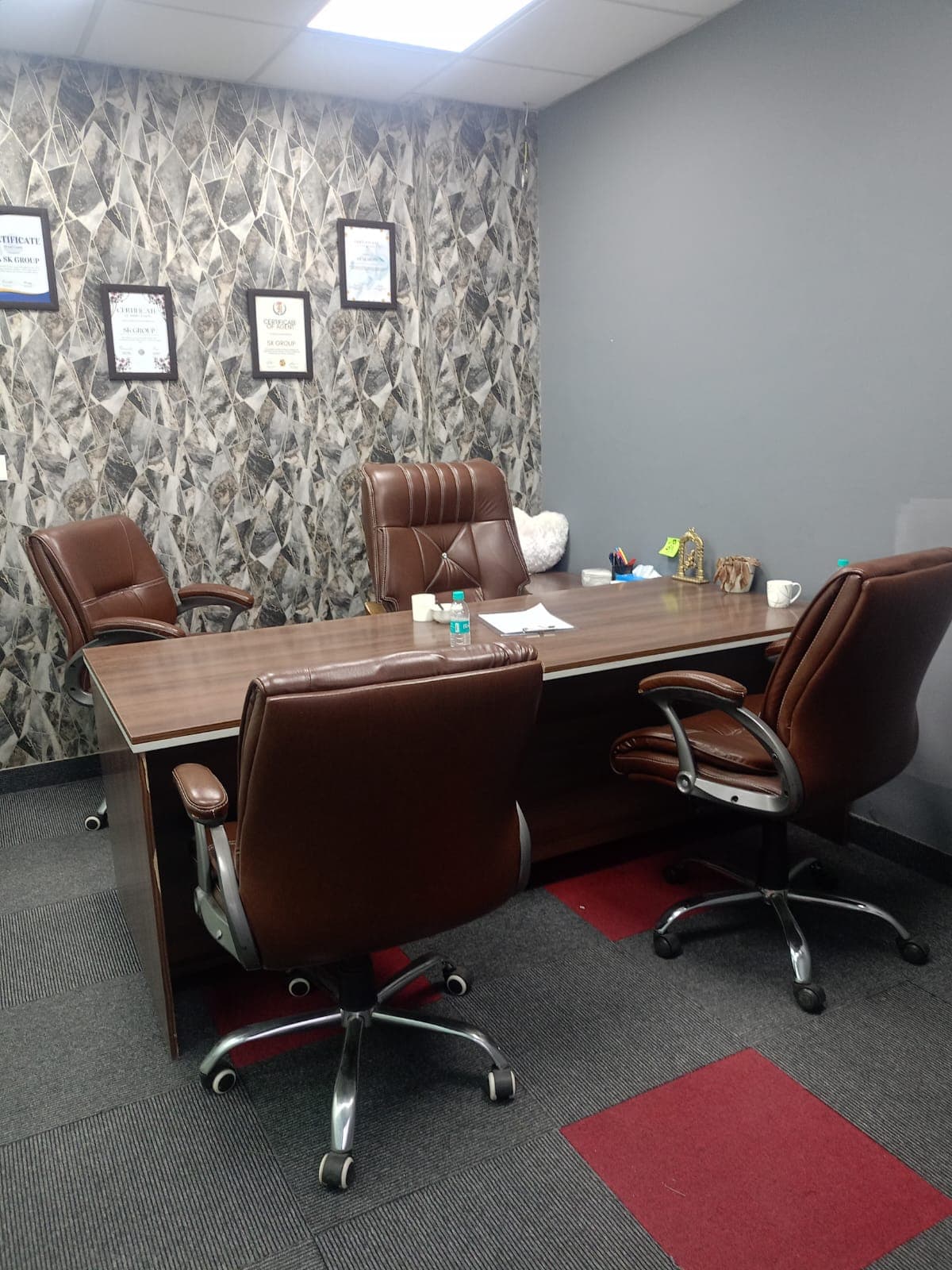 1,575 sq ft Fully Furnished Office · Bestech Business Towers — photo 2