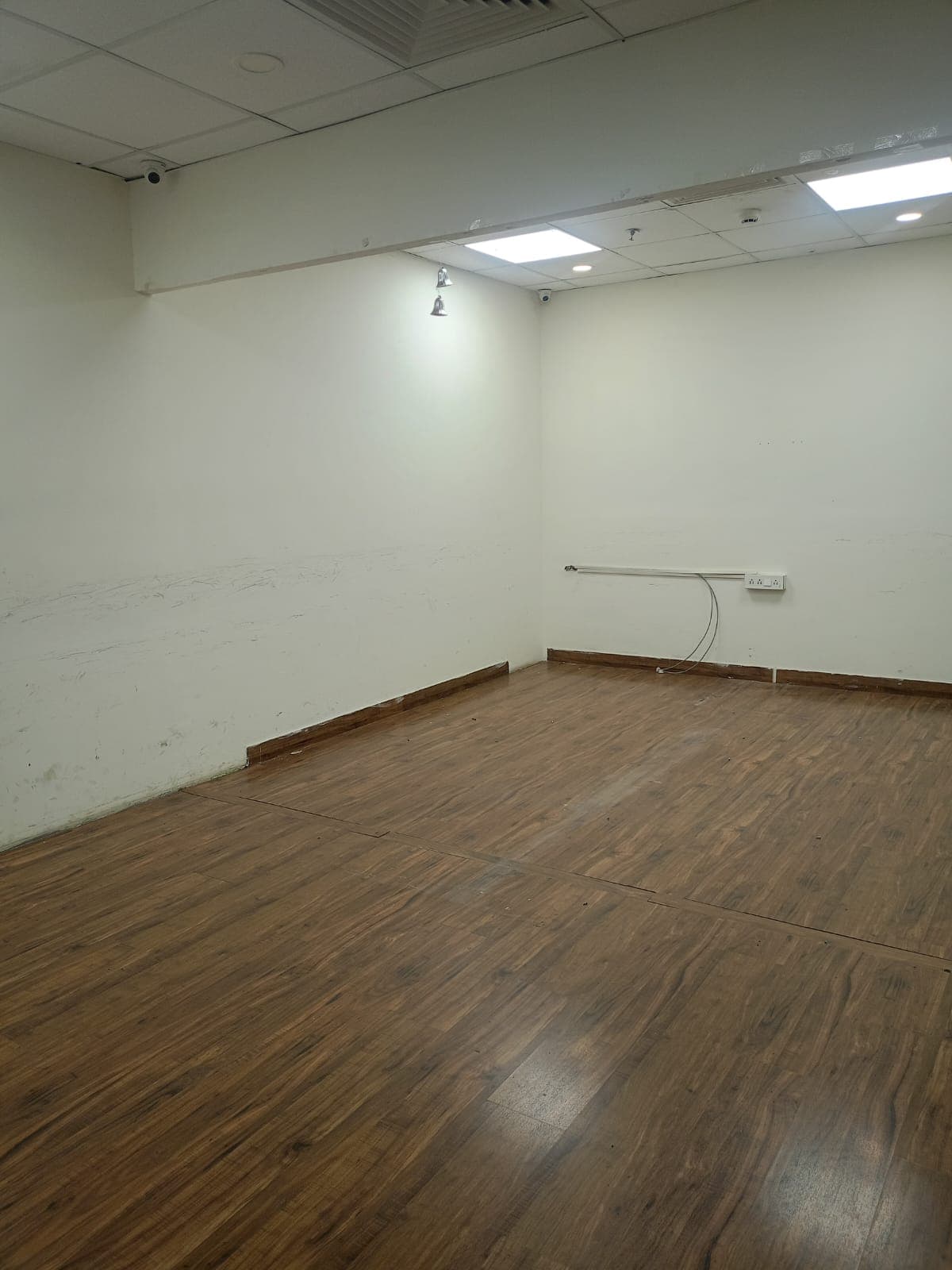 2,208 sq ft Warm-shell Office · Bestech Business Towers — photo 3