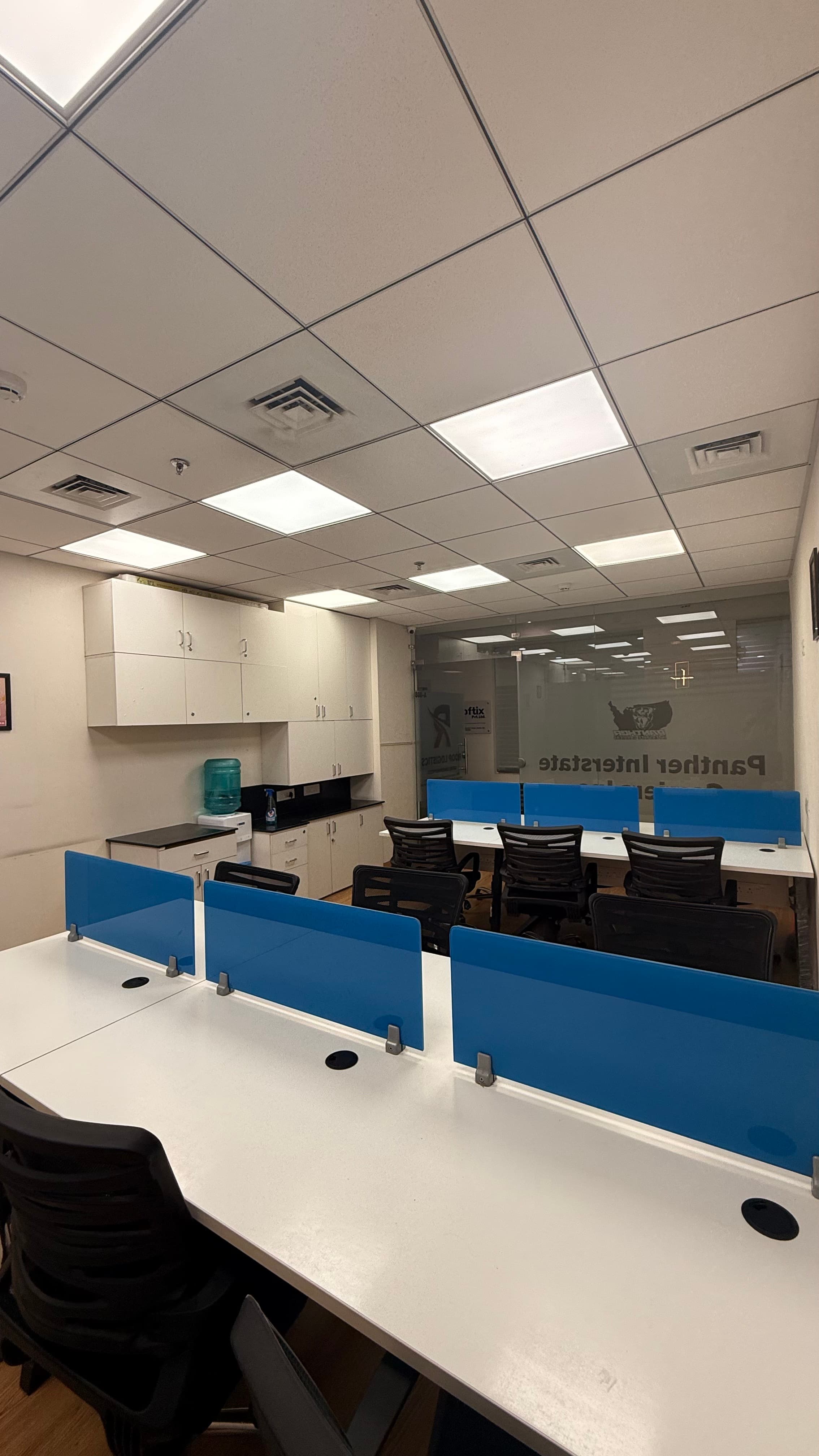 590 sq ft Furnished Pre-Leased Office for Sale · Bestech Business Towers — photo 3