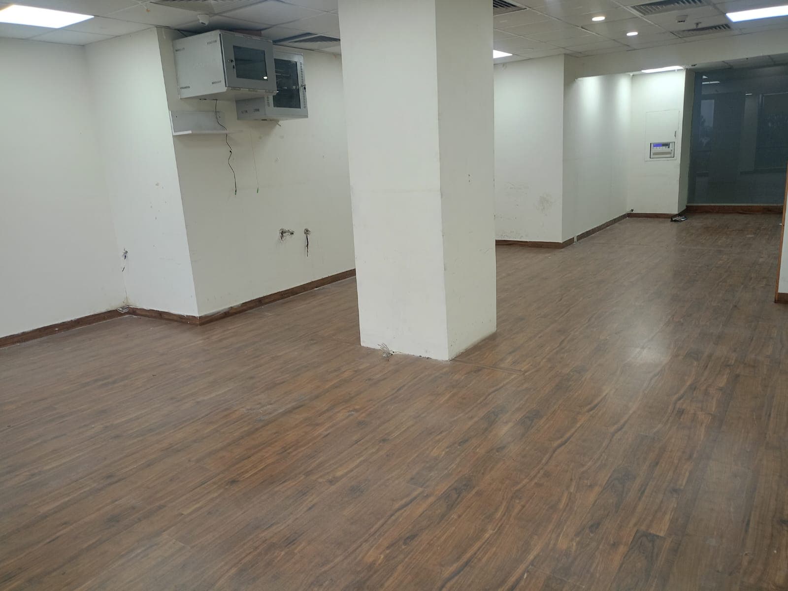 2,208 sq ft Warm-shell Office for Sale · Bestech Business Towers — photo 2