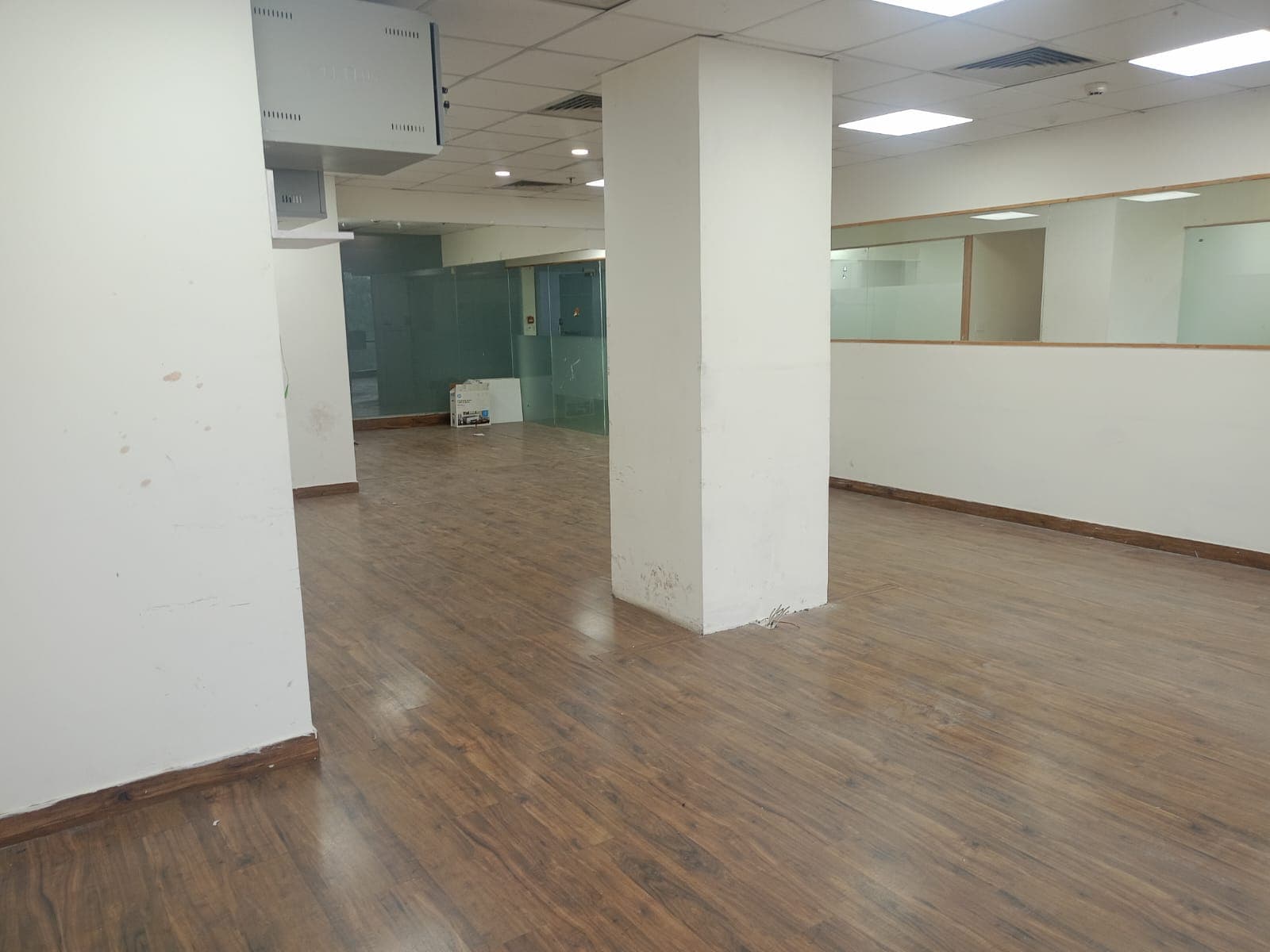 2,208 sq ft Warm-shell Office for Sale · Bestech Business Towers — photo 3