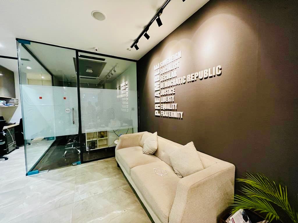 759 sq ft Fully Furnished Office · Bestech Business Towers