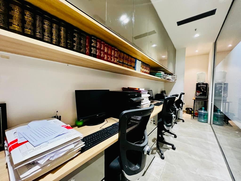759 sq ft Fully Furnished Office · Bestech Business Towers — photo 3