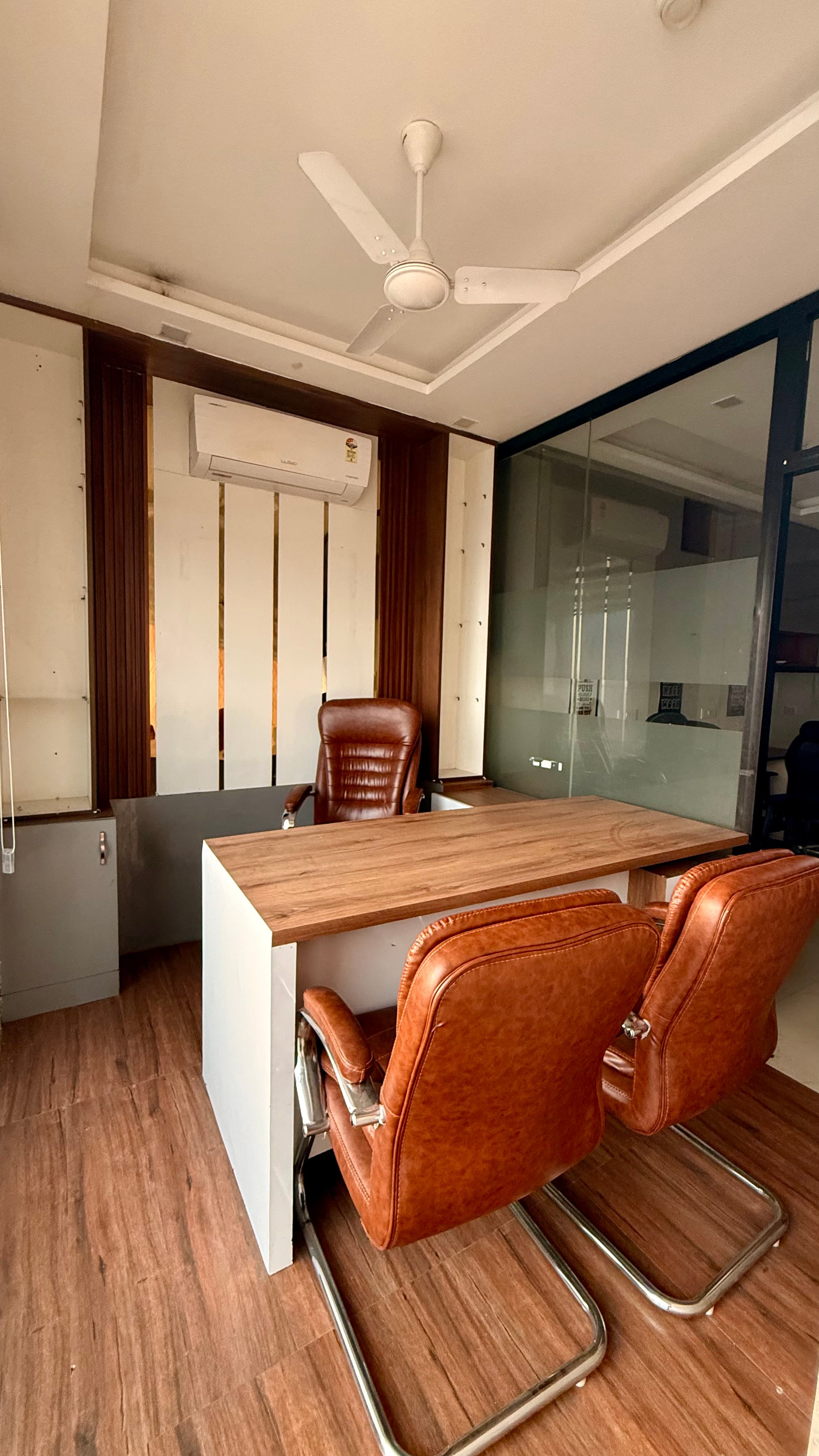 659 SFT Fully Furnished Office for Lease — photo 2