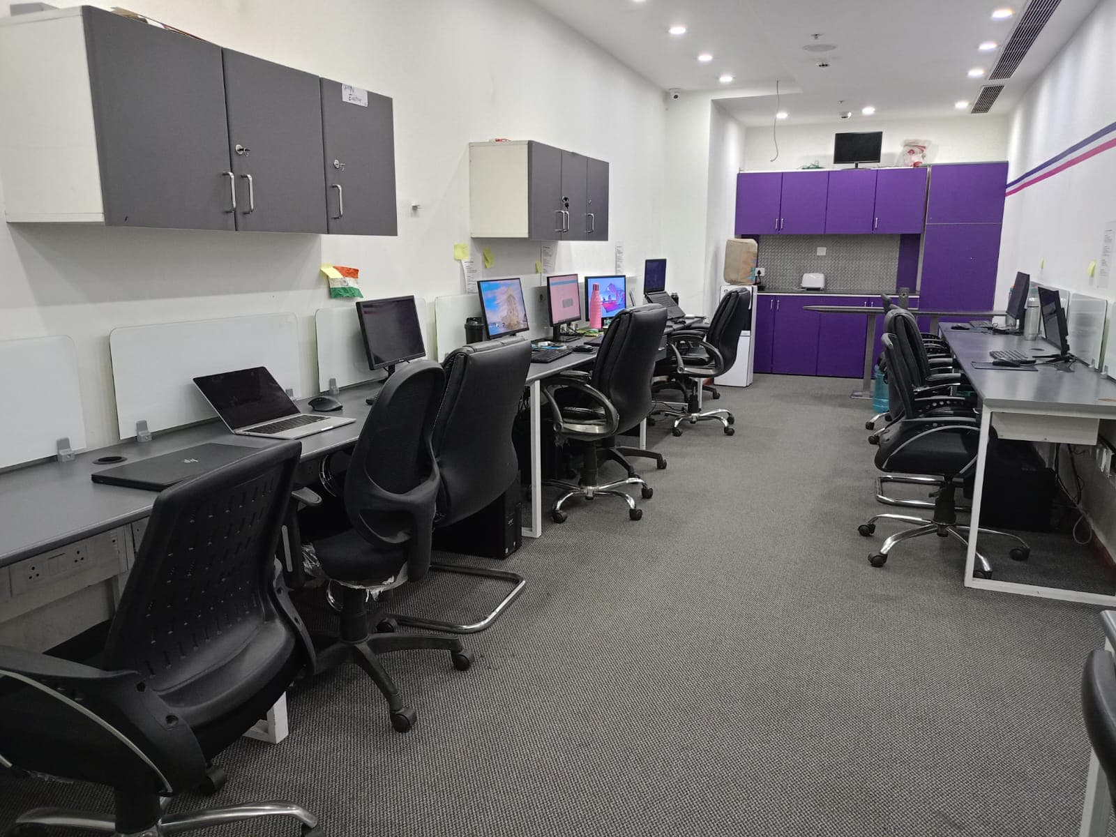 1,175 sq ft Fully Furnished Office · Bestech Business Towers